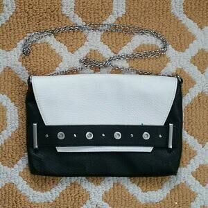 Sam & Libby Black & White Clutch